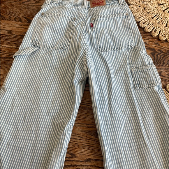 Levi's Blue and White Striped Women Jeans - Picture 2 of 4